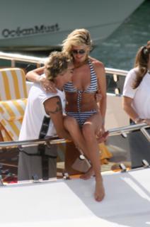 Penny Lancaster feet photo 14