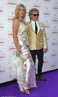Penny Lancaster feet photo 9