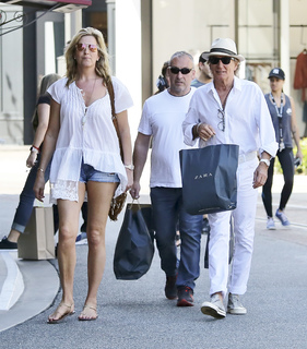 Penny Lancaster feet photo 12