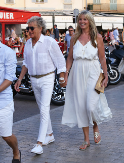Penny Lancaster feet photo 16