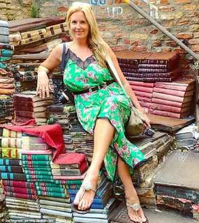 Penny Lancaster feet photo 4
