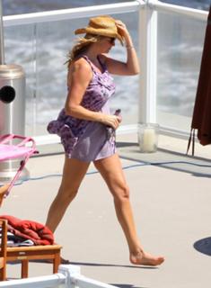 Penny Lancaster feet photo 7
