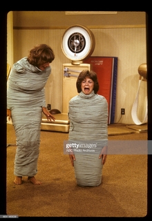 Penny Marshall feet photo 9