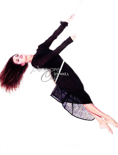 Penélope Cruz feet photo thumbnail