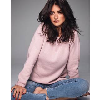 Penélope Cruz feet photo thumbnail