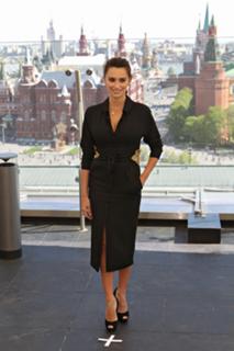 Penélope Cruz feet photo thumbnail