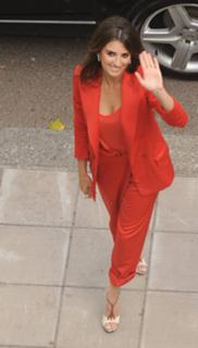 Penélope Cruz feet photo thumbnail