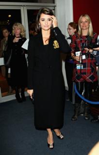 Penélope Cruz feet photo thumbnail