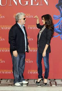 Penélope Cruz feet photo thumbnail