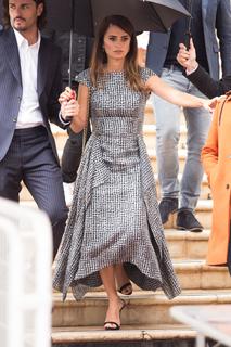 Penélope Cruz feet photo thumbnail