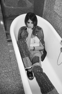 Penélope Cruz feet photo thumbnail