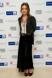 Perdita Weeks feet photo thumbnail