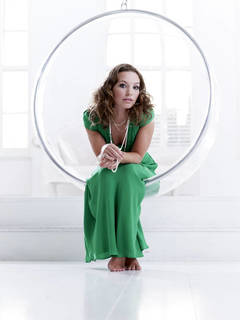 Perdita Weeks feet photo thumbnail