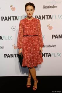 Peri Baumeister feet photo 17