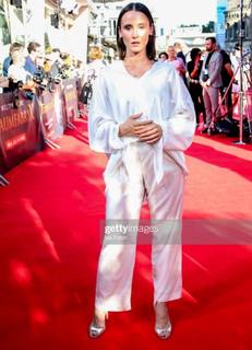 Peri Baumeister feet photo 6