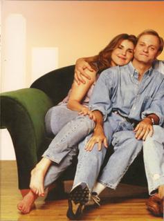 Peri Gilpin feet photo thumbnail