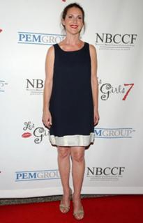 Peri Gilpin feet photo thumbnail
