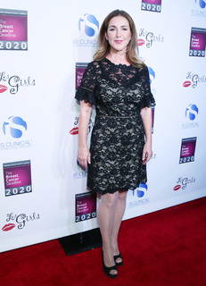 Peri Gilpin feet photo thumbnail