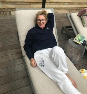 Peri Gilpin feet photo thumbnail