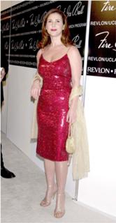 Peri Gilpin feet photo thumbnail