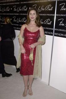 Peri Gilpin feet photo thumbnail