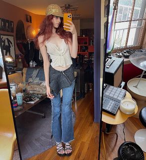 Perla Haney-Jardine feet photo 6
