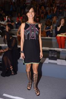 Perrey Reeves feet photo thumbnail