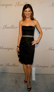 Perrey Reeves feet photo thumbnail