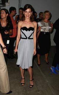 Perrey Reeves feet photo thumbnail