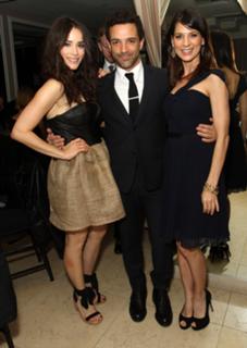 Perrey Reeves feet photo thumbnail