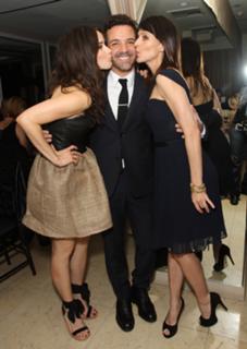 Perrey Reeves feet photo thumbnail