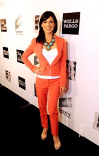 Perrey Reeves feet photo thumbnail