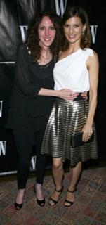 Perrey Reeves feet photo thumbnail