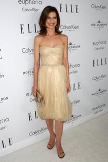 Perrey Reeves feet photo thumbnail