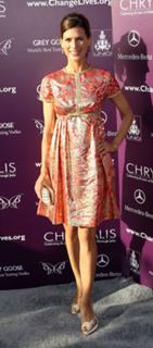 Perrey Reeves feet photo thumbnail