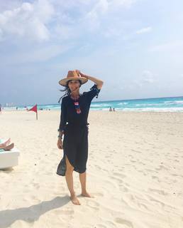 Perrey Reeves feet photo thumbnail