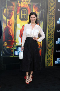 Perrey Reeves feet photo thumbnail