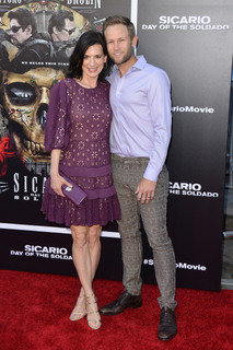 Perrey Reeves feet photo thumbnail