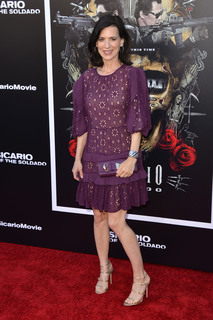 Perrey Reeves feet photo thumbnail