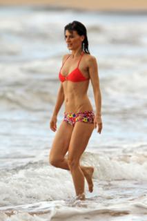 Perrey Reeves feet photo thumbnail