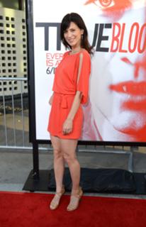 Perrey Reeves feet photo thumbnail