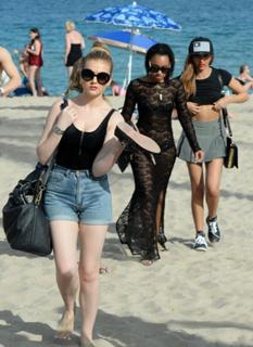 Perrie Edwards feet photo thumbnail