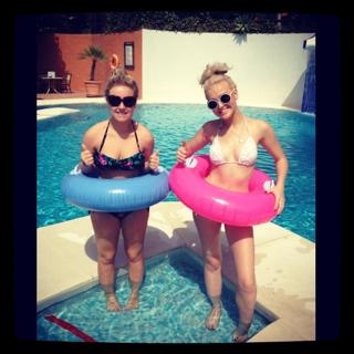 Perrie Edwards feet photo thumbnail