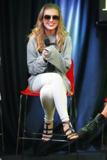 Perrie Edwards feet photo thumbnail