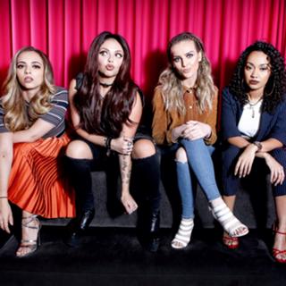 Perrie Edwards feet photo thumbnail