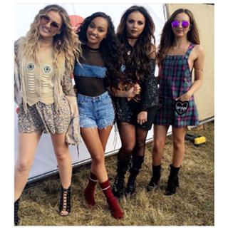 Perrie Edwards feet photo thumbnail