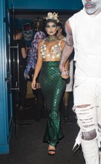 Perrie Edwards feet photo thumbnail