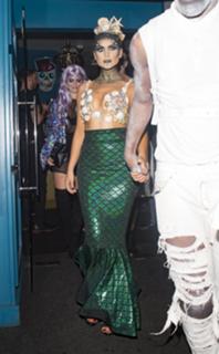 Perrie Edwards feet photo thumbnail