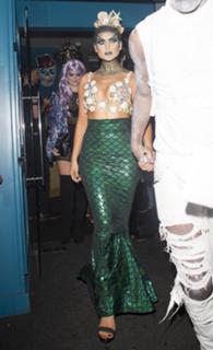Perrie Edwards feet photo thumbnail