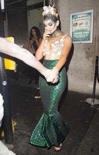 Perrie Edwards feet photo thumbnail